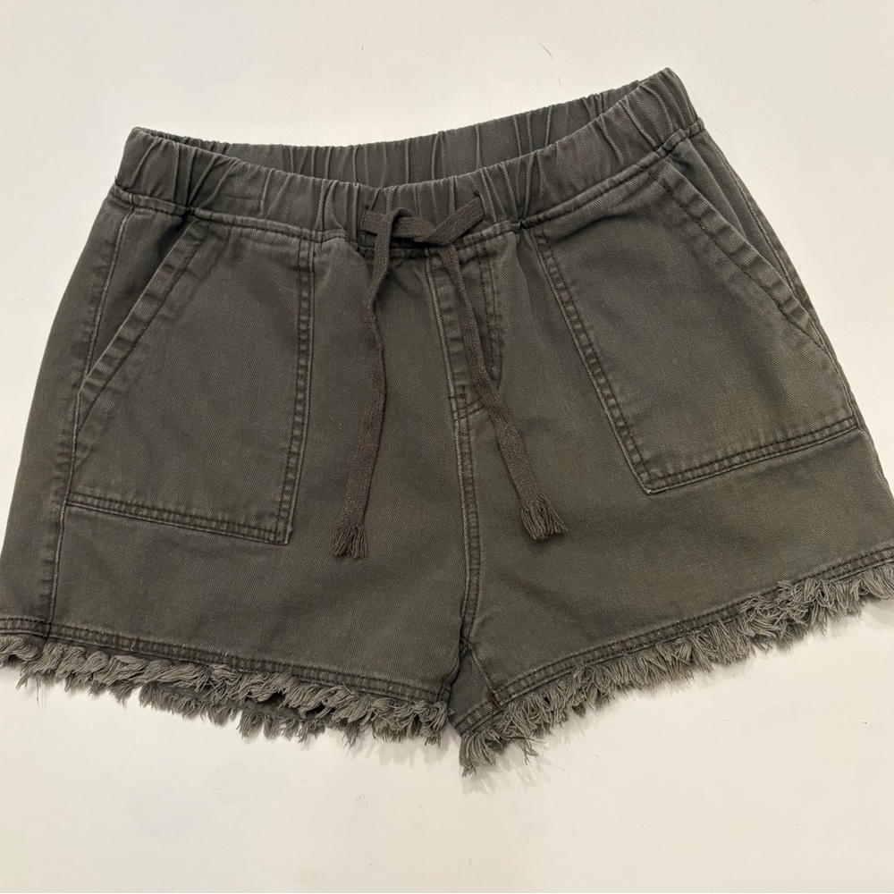 Cœur de Vague Olive Green Shorts